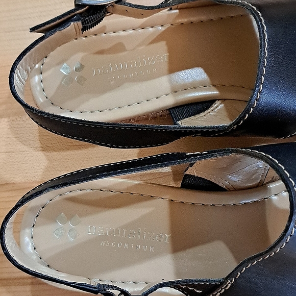 Naturalizer Black Sandals - Picture 4 of 5